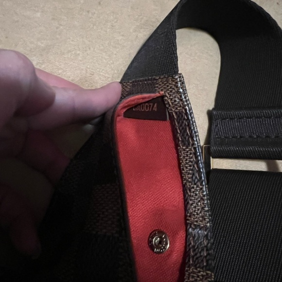 🔥SOLD: AUTH LOUIS VUITTON GERONIMO SLINGBAG/BELTBAG🔥 - Picture 7 of 10